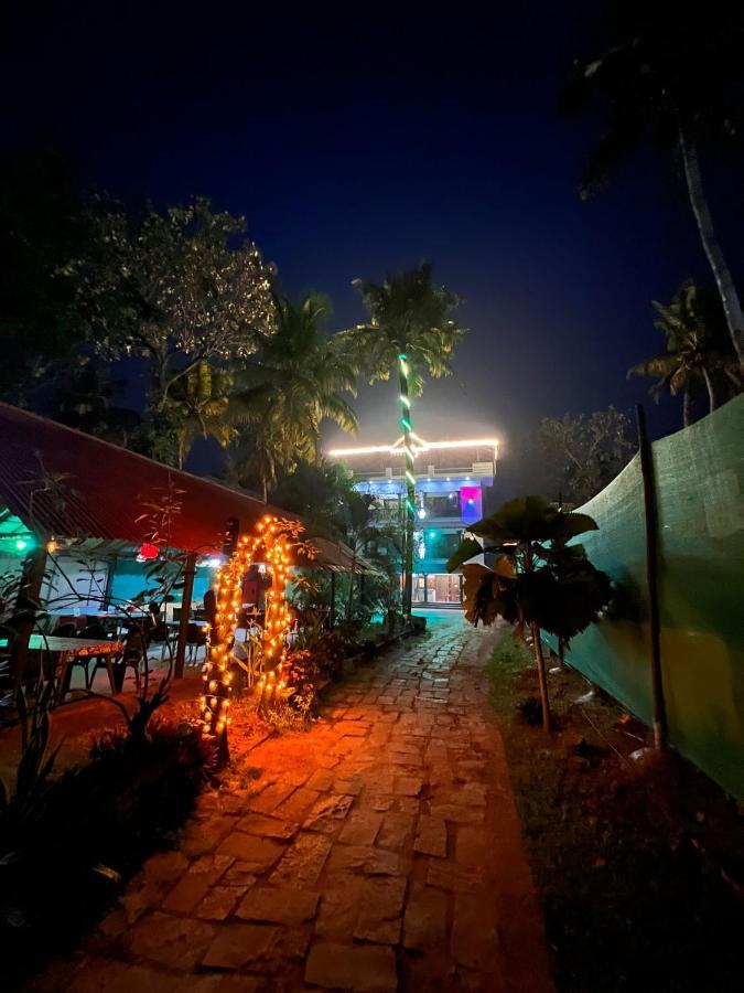 Mohans Ayurvedic Beach Resort Varkala Exterior foto